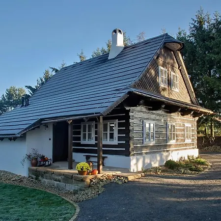 Unique Roubenka Melanka Kır Evi