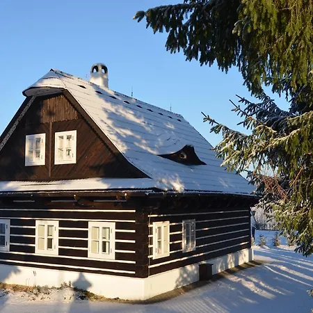 Unique Roubenka Melanka Kır Evi Rvacov