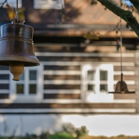 Unique Roubenka Melanka Kır Evi